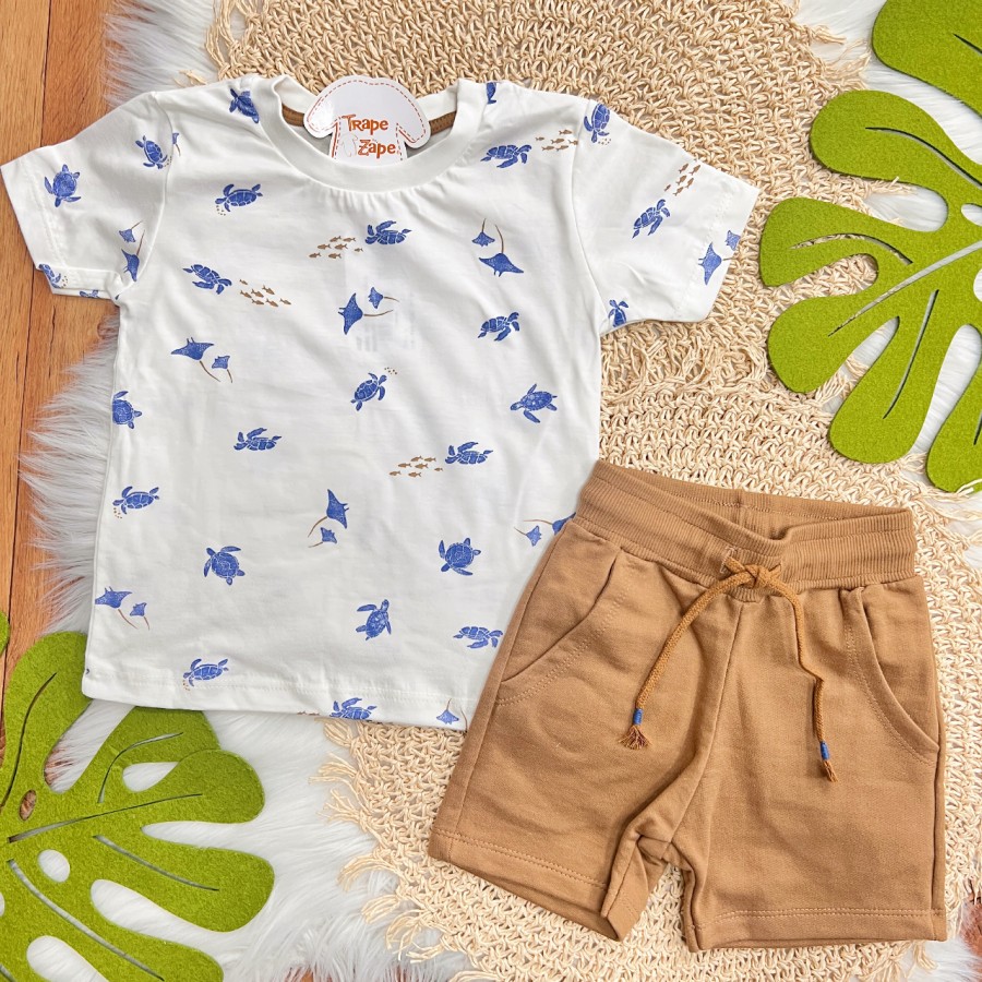 Conj. Camiseta Tartarugas com Arraias e Bermuda - Off White, Azul Jeans e Ferrugem